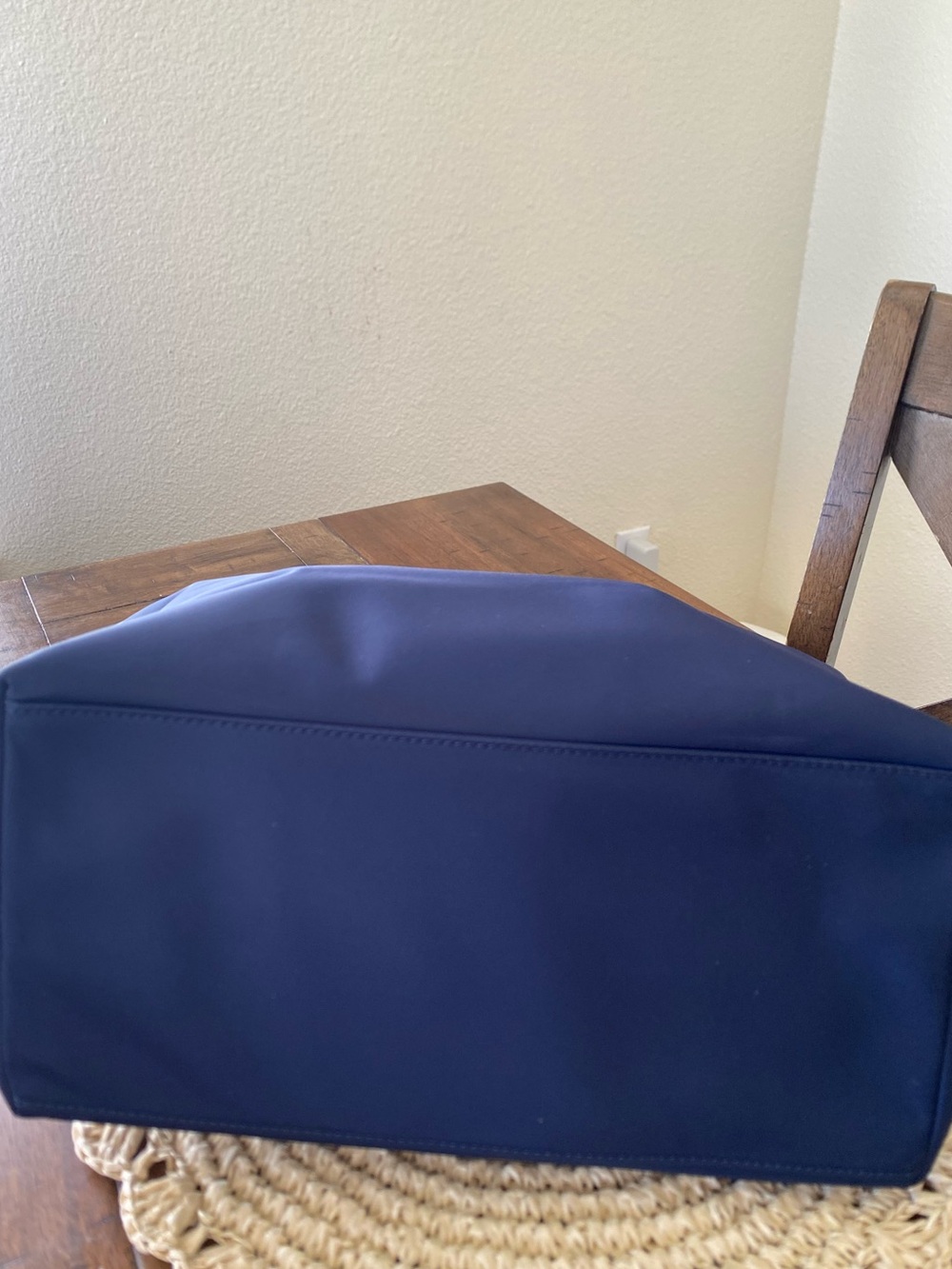 kate spade navy tote with red-trim handles - Picture 5 of 7